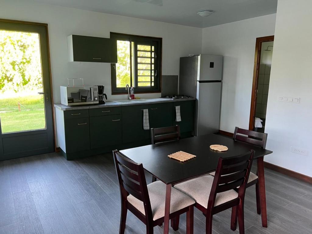 Parea Lodge Huahine Bungalow F2 #Miti Esterno foto